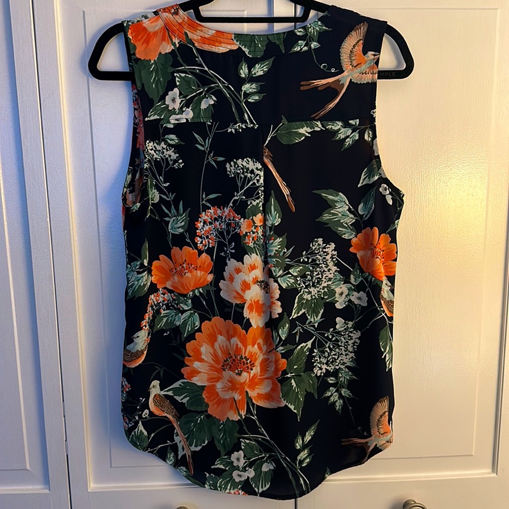 Blouse- Floral Pattern - Picture 2 of 8